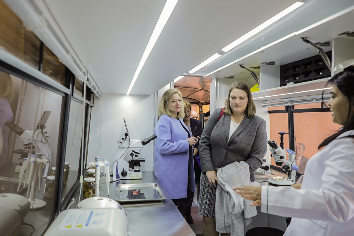 Latvijas eksperti Uzbekistānas laboratorijā