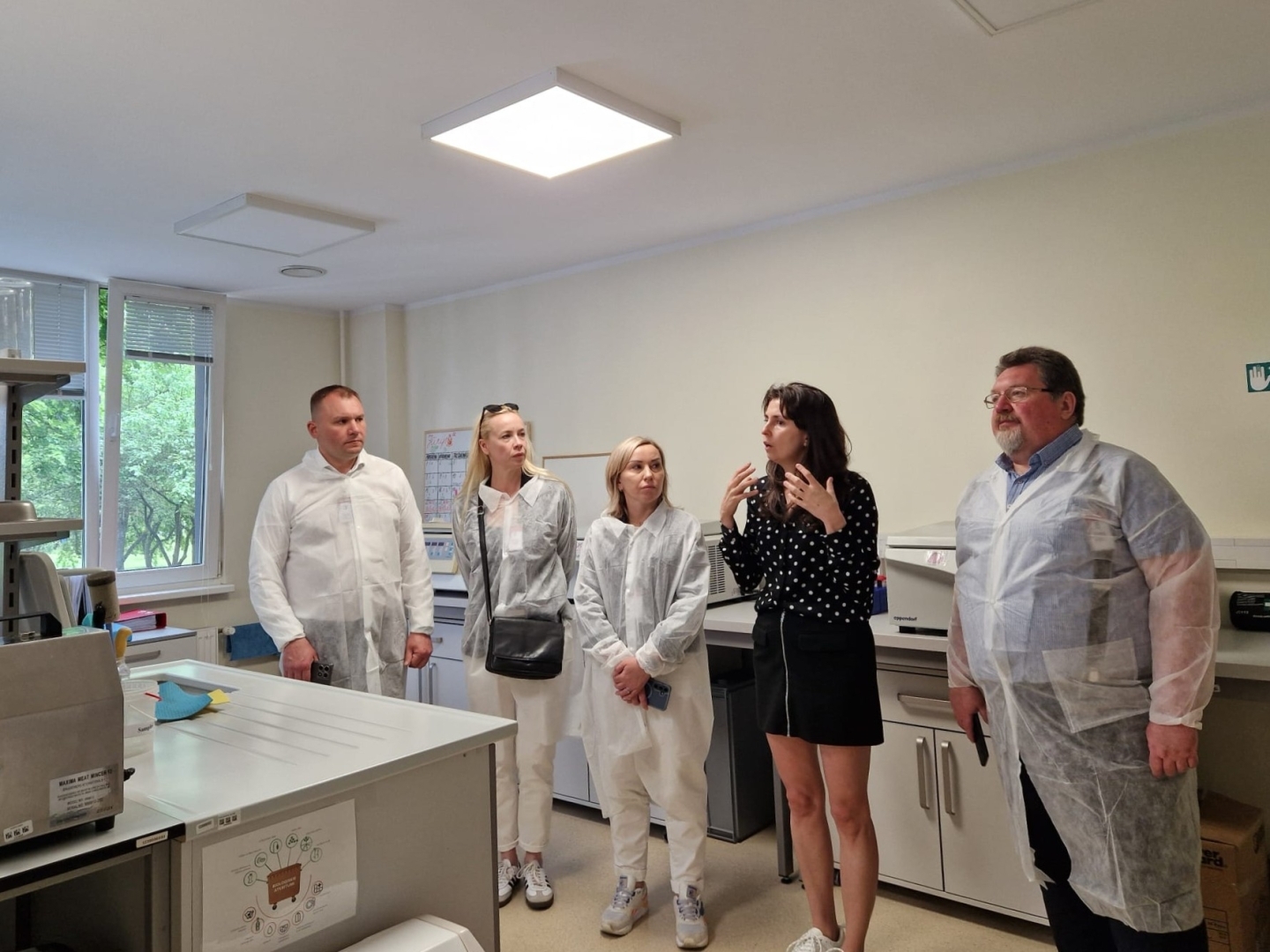 Ukrainas kolēģi laboratorijas vizītē