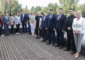 Latvijas un Uzbekistānas kolēģu kopējā bilde