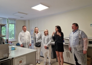 Ukrainas kolēģi laboratorijas vizītē