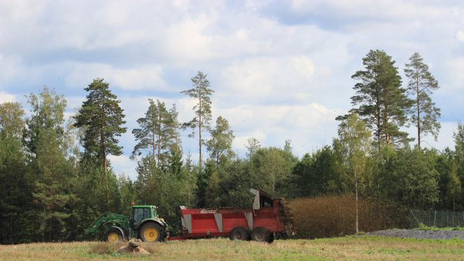 Par kūtsmēslu un fermentācijas atlieku (digestāta) iestrādi