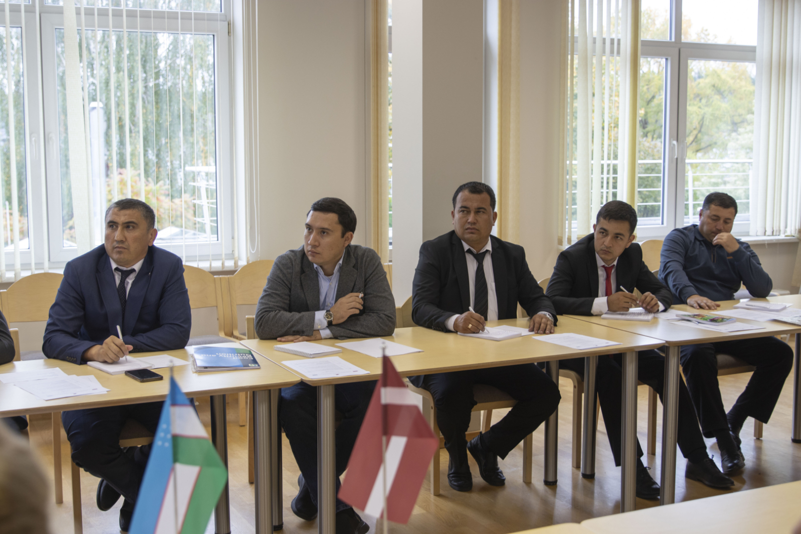 Uzbekistānas delegācijas pārstāvji vizītes atklāšanas pasākumā
