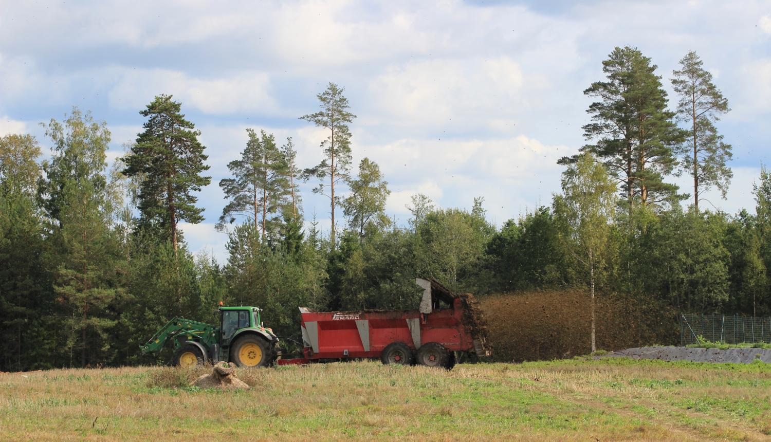 Par kūtsmēslu un fermentācijas atlieku (digestāta) iestrādi