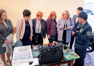 Latvijas eksperti iepazīstas ar Uzbekistānas inspektoru aprīkojumu