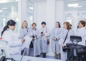 Latvijas eksperti Uzbekistānas laboratorijā